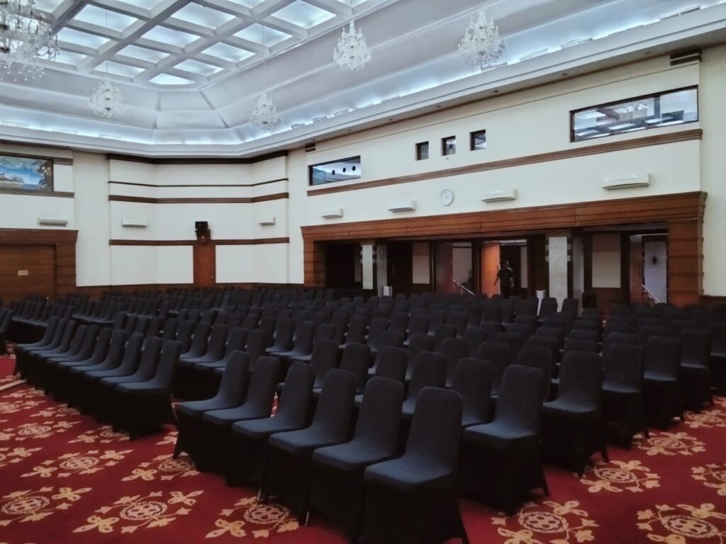 Sewa Kursi Futura Cover Depok