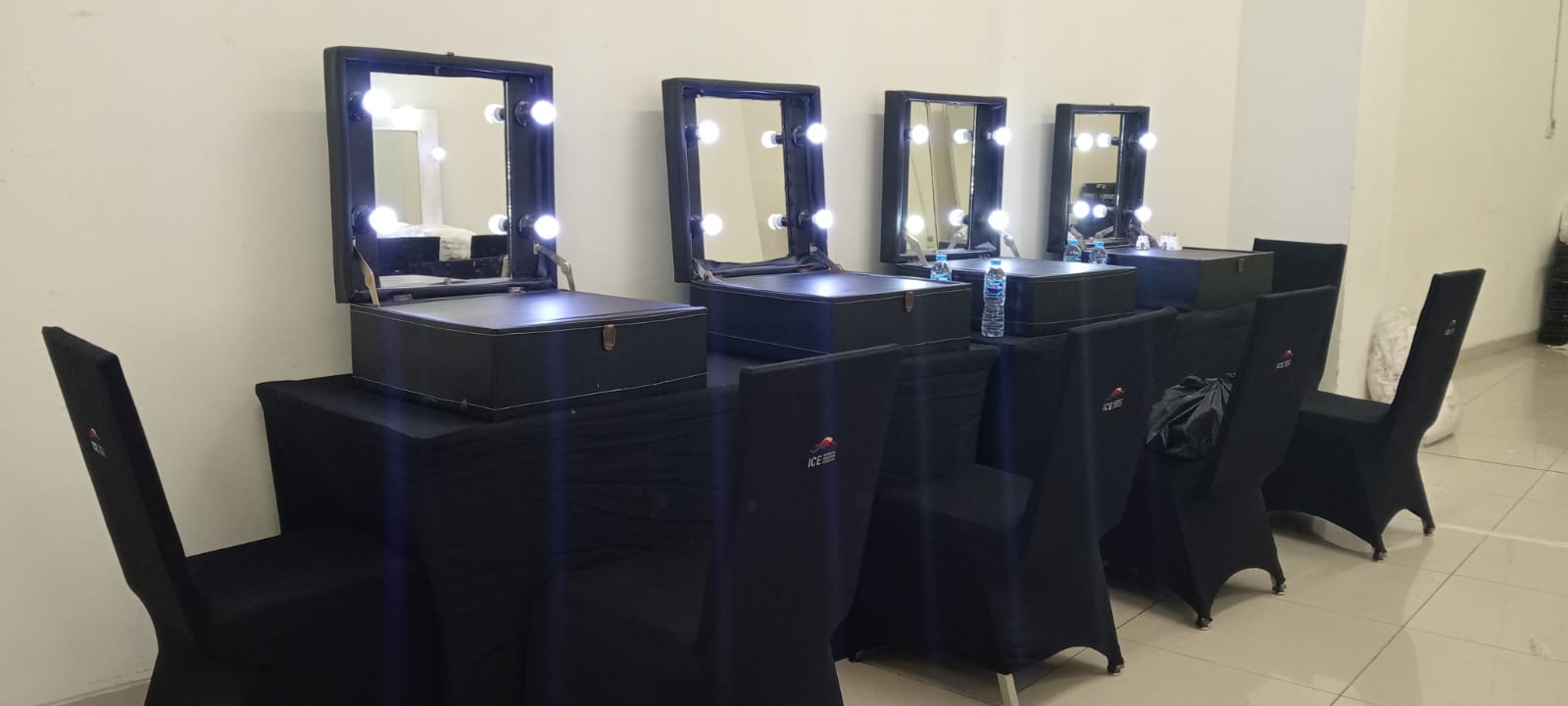 Sewa Meja Kaca Rias Depok