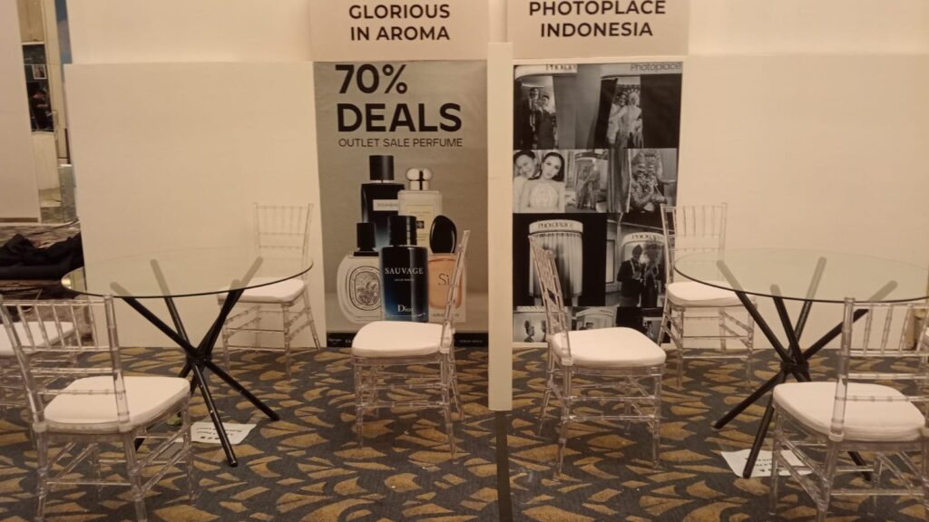 Sewa Meja Dealing Kaca Bogor