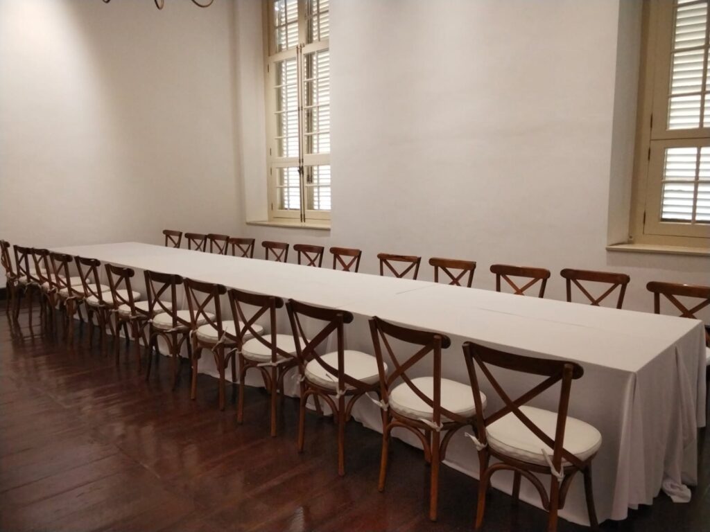 Sewa Kursi Crossback Jakarta Barat