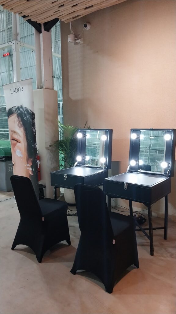 Sewa Meja Kaca Rias Depok