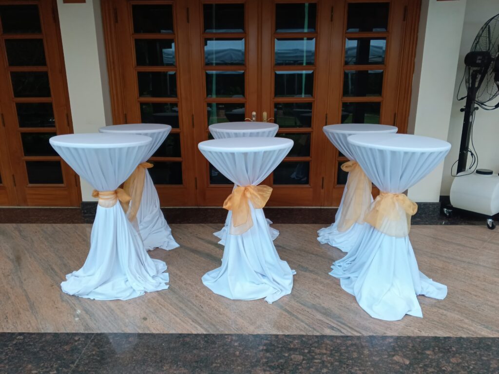 Sewa Meja Kursi Barstool Bogor