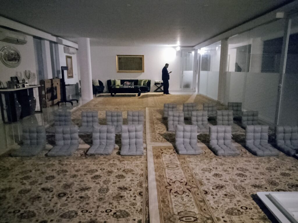 Sewa Kursi Lipat Lesehan Bekasi