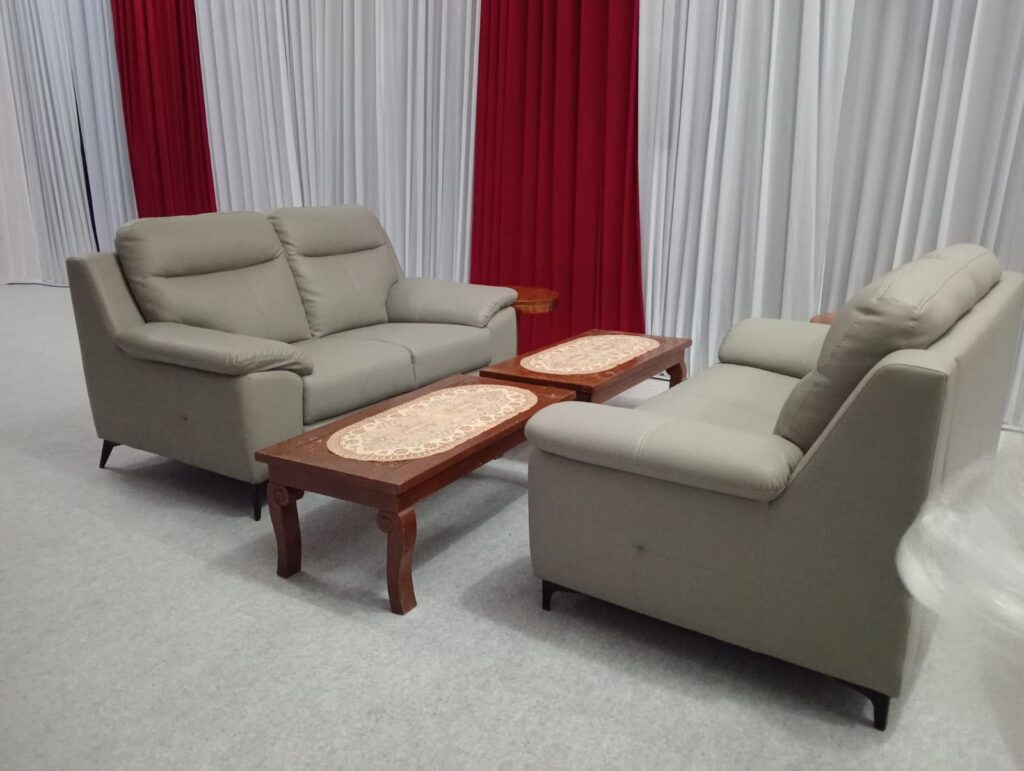 Sewa Meja Kayu VIP Bekasi Barat