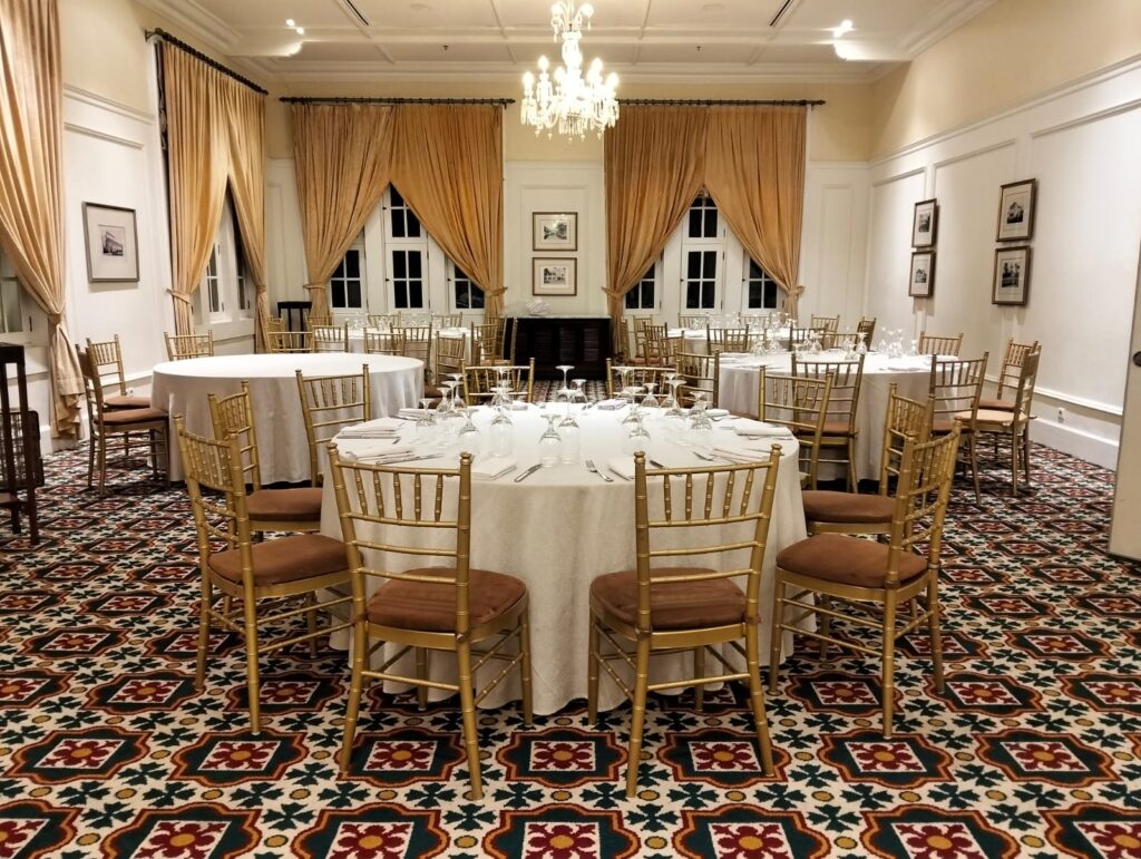 Sewa Kursi Tiffany Bogor