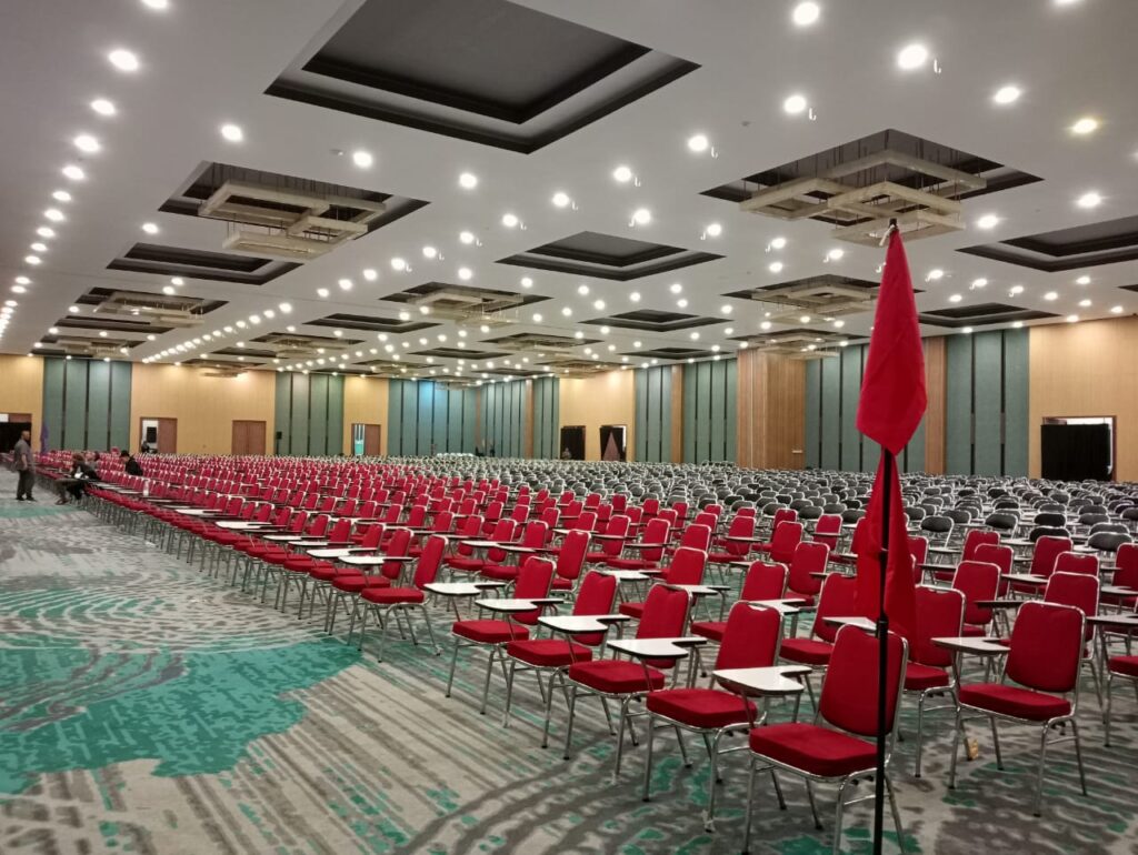 Sewa Kursi Kuliah Jakarta Barat