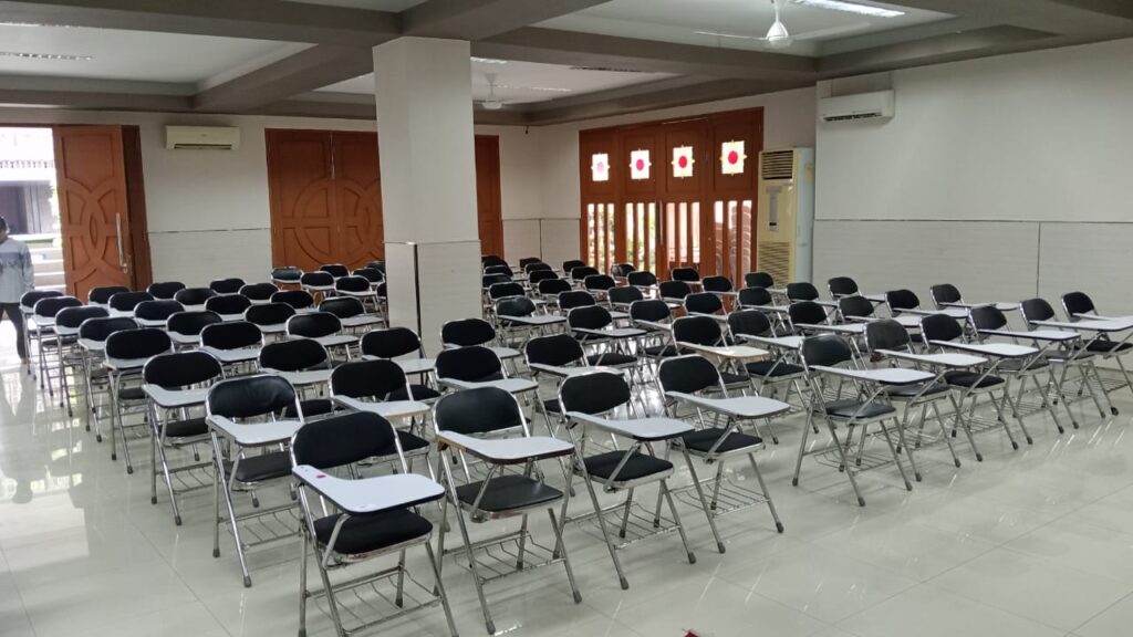 Sewa Kursi Kuliah Jakarta Barat